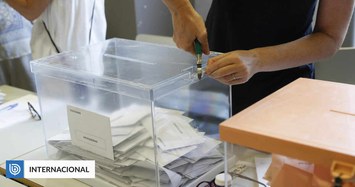 elecciones en extremadura: el pp lidera pero sin mayoría absoluta, mientras el psoe enfrenta una derrota histórica que marca un cambio político significativo en la región.