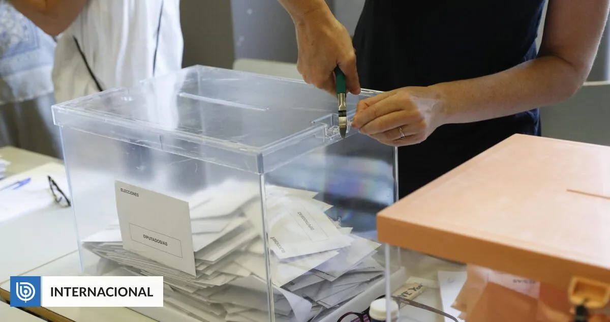 elecciones en extremadura: el pp lidera pero sin mayoría absoluta, mientras el psoe enfrenta una derrota histórica que marca un cambio político significativo en la región.