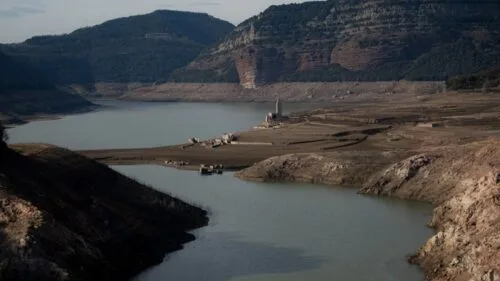 nivel de embalses al 55,48% el 27 de diciembre: consulta el estado actual y las tendencias en almacenamiento de agua.