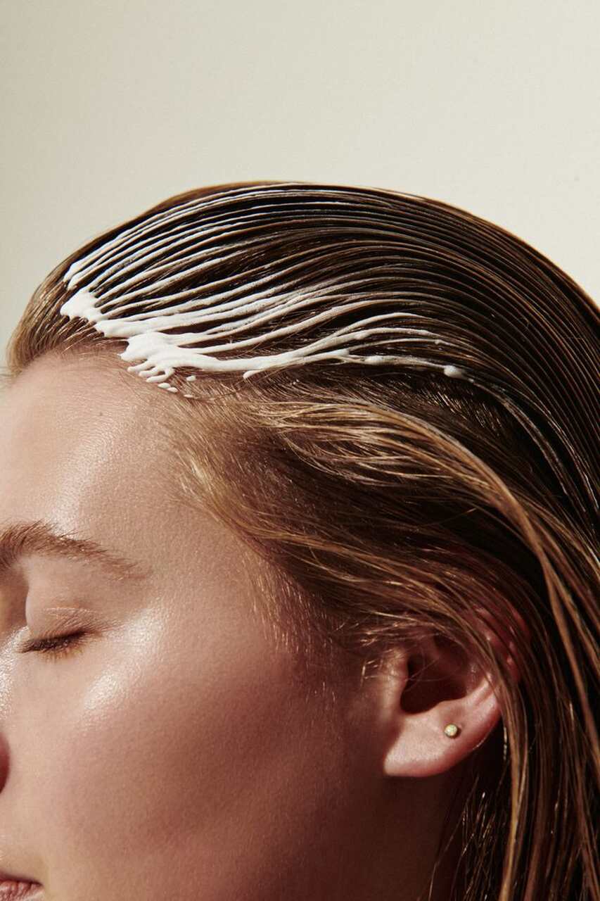 descubre cómo los aclaradores de cabello pueden dañarlo y aprende a proteger tu melena con los consejos de helena rodero.