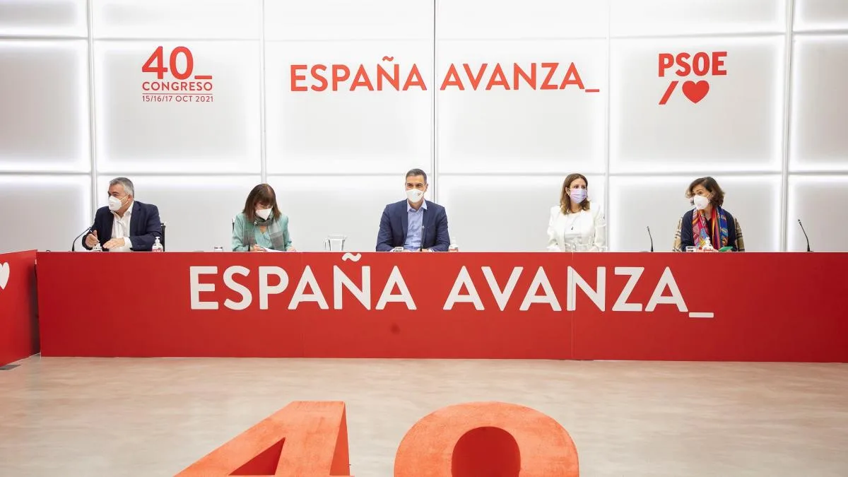 javier izquierdo abandona la ejecutiva del psoe tras ser acusado de machismo, generando controversia dentro del partido político.