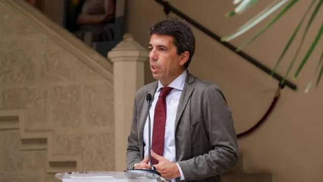 mazón nombra a cuenca como asesor con un salario de 58.000€, generando debate sobre la gestión y asignación de recursos públicos.