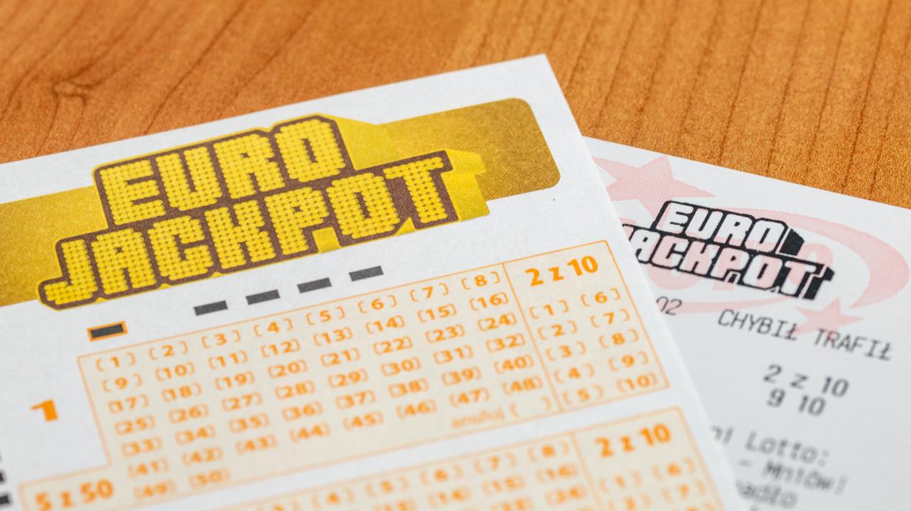 consulta los resultados del eurojackpot, descubre los números ganadores y verifica si eres el próximo afortunado en nuestra página actualizada al instante.