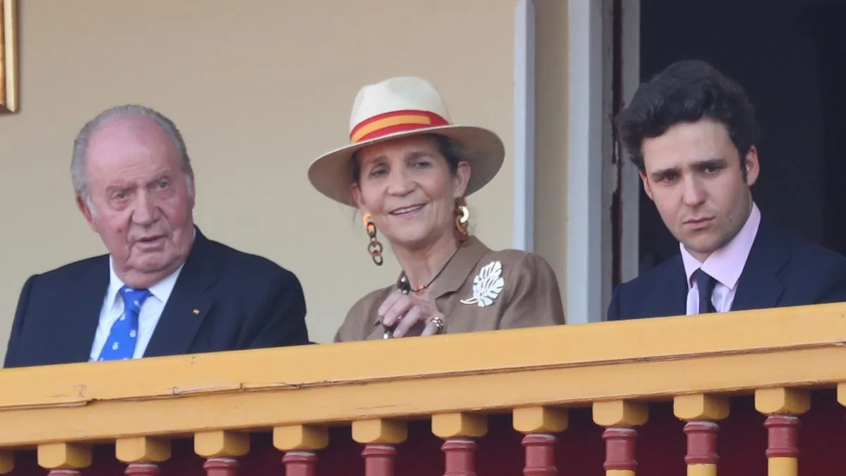 el rey juan carlos aconseja a froilán trasladarse a abu dabi para alejarse de las controversias y buscar tranquilidad.