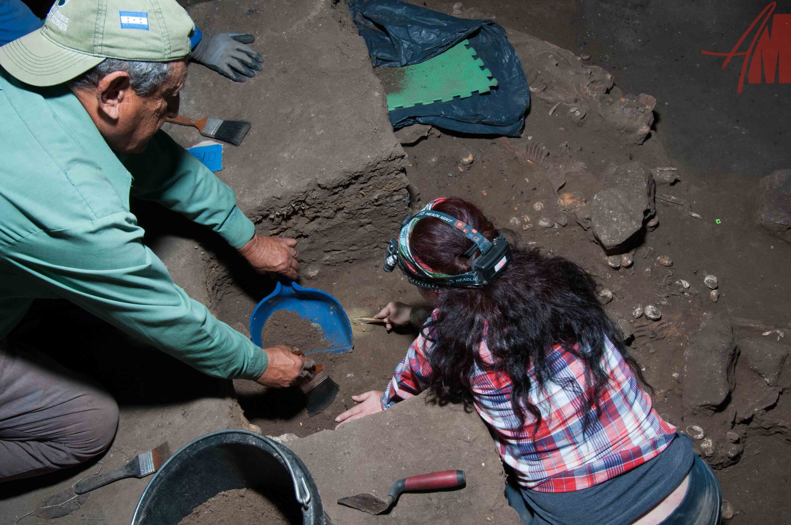 descubre la experiencia de vivir años en una cueva autónoma, explorando un estilo de vida sostenible y conectado con la naturaleza.