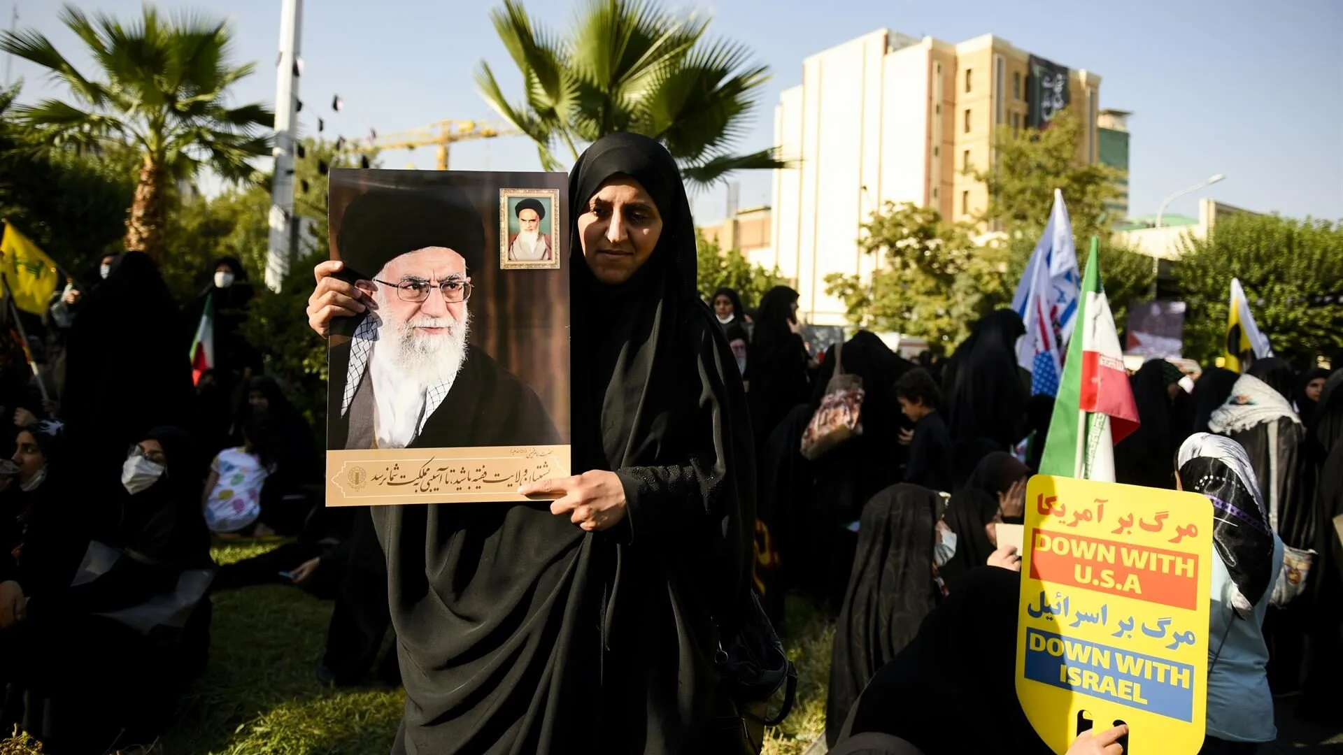 exteriores recomienda a los españoles en irán que eviten manifestaciones y consideren salir del país por motivos de seguridad.