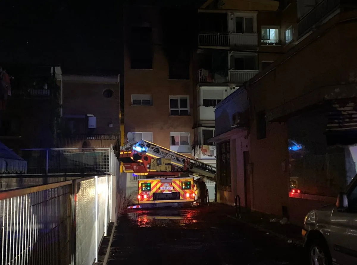 trágico incendio fatal en madrid que ha causado pérdidas humanas y daños significativos. infórmate sobre las últimas novedades y medidas de seguridad.