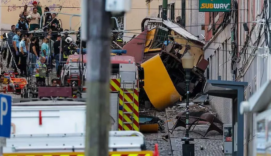 tragedia en adamuz: cinco muertos y cien heridos tras un descarrilamiento. conozca los detalles del accidente y las últimas noticias.
