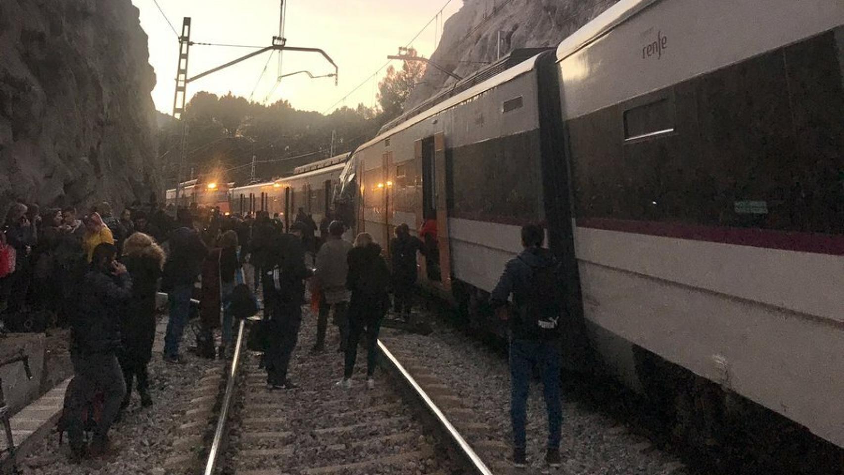 descubre las últimas novedades sobre accidentes ferroviarios en adamuz y rodalies. mantente informado con noticias actualizadas y detalles esenciales.